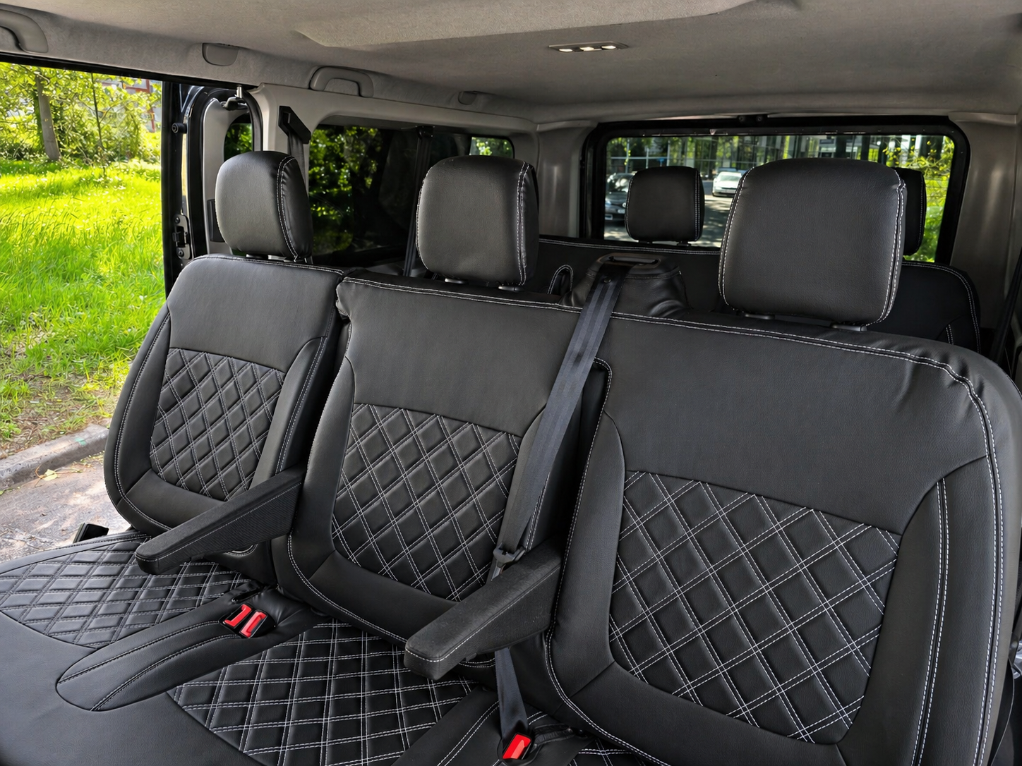 Spacious passenger cabin with leather seats Renault Trafic Brussels